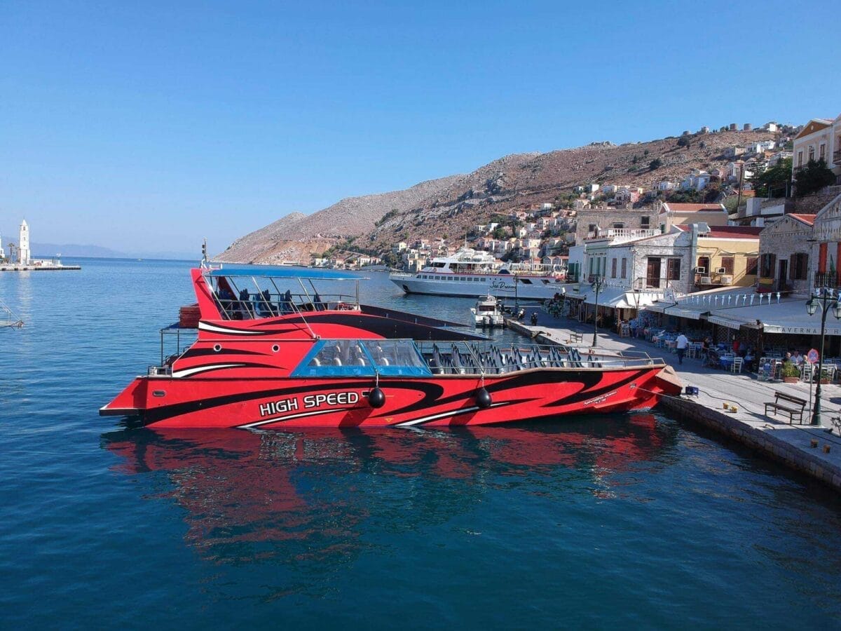 IMG_2331 queen in symi harbour